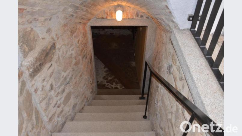 Der Zugang in den Keller des Erdstall-Forschungszentrums in Neukirchen-Balbini. Bild: Birgit Symader/exb