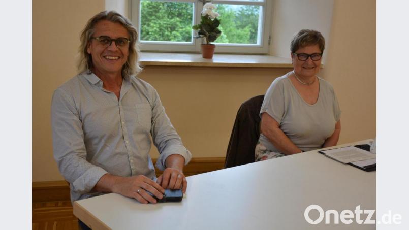 Wolfgang Karbstein und Hildegard Betzl sind als Behindertenbeauftragte nun auch in der Gemeinde Leonberg tätig. Bild: jr
