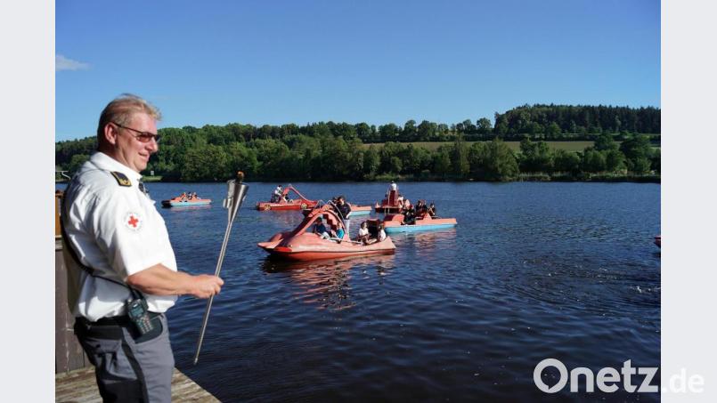 BRK-Landesbereitschaftsleiter Dieter Hauenstein am Rußweiher in Eschenbach. Bild: jma