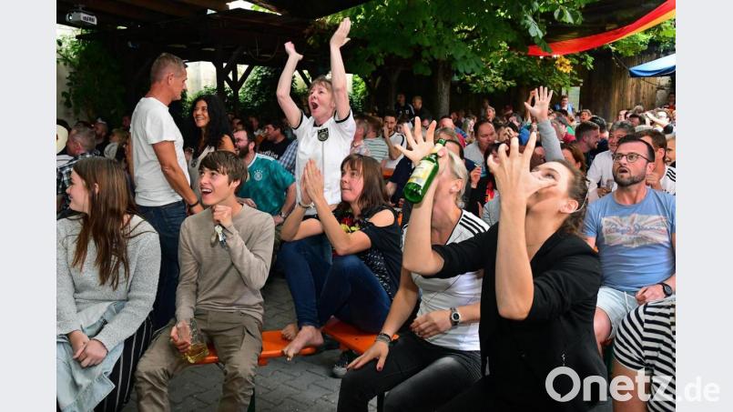 So emotional war das Public Viewing im Amberger Wild Vaitl am 27. Juni 2018. Damals spielte bei der Fußball-Weltmeisterschaft Deutschland gegen Südkorea, unterlag mit 0:2 und schied aus. Archivbild: Petra Hartl