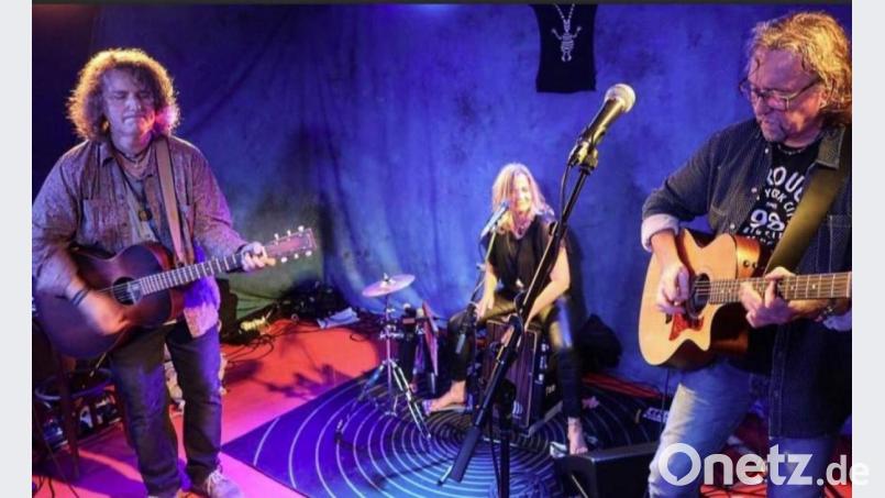 "Jara Milo" konzentrieren sich auf den Groove ihrer Songs. Archivbild: Kunz