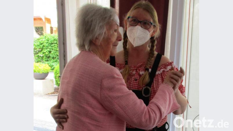 Bei der Hauskirwa im Heim schwang so manche Evergreen-Seniorin das Tanzbein. Bild: u