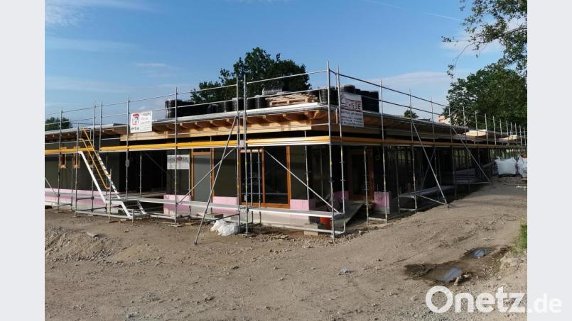 Der Neubau des städtischen Kindergartens im Wiesengrund geht voran. Der Bezug ist für Januar 2022 geplant. Bild: Portner