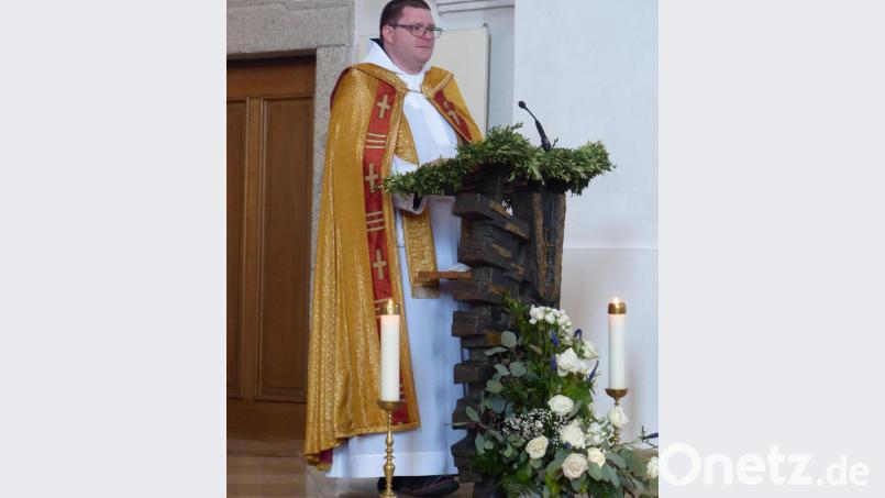 Pater Michael Bäumler bei der Ansprache während der Dankvesper. Bild: Popp, Holger
