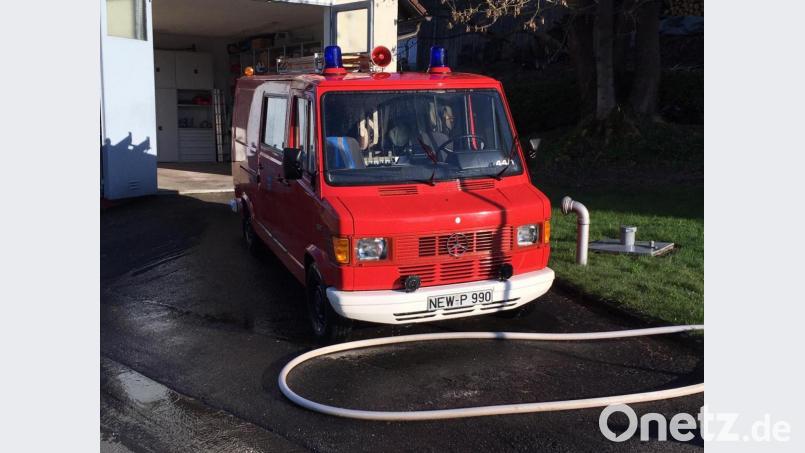 Das Tragkraftspritzenfahrzeug der Feuerwehr Edeldorf hat 37 Jahre auf dem Buckel. Ersatzteile sind nur noch schwer zu beschaffen. Der Gemeinderat stimmt daher dem Kauf eines neuen Autos zu. Bild: Michael Schiller/exb