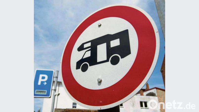 Des einen Leid ist des anderen Freud’: Wo man in der Stadt sein Wohnmobil abstellen darf, ist klar geregelt. Bild:  Stefan Sauer/dpa