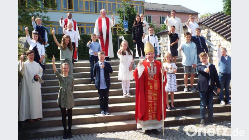 Insgesamt 73 junge Leute empfangen in Pfarrei Kümmersbruck in vier Gottesdiensten das Sakrament der Firmung, hier am Samstag um 11 Uhr. Bild: e