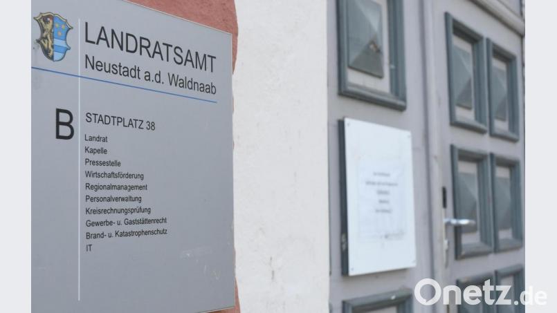 Das Landratsamt will Erfahrungen aus der Zeit der Corona-Pandemie nutzen und den Weg sowie die Terminvereinbarung in die Behörde vereinfachen. Bild: Gabi Schönberger