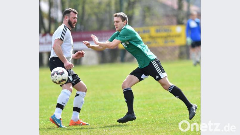 Die Begegnung FC OVI-Teunz gegen FC Wernberg gab es zuletzt am 7. April 2019. Damals siegten die Wernberger mit 3:0 gegen den späteren Absteiger. Zum Auftakt der Bezirksligasaison 2021/22 steht diese Paarung nun erneut auf dem Terminplan. Heimrecht hat diesmal der FC Wernberg. Bild: af