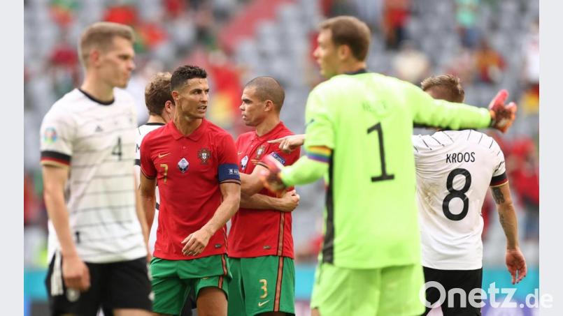 Wenn es ums Weiterkommen ins Achtelfinale bei dieser EM geht, dann beginnt die große Rechnerei. Auch Deutschland kann noch auf diesem wackligen Platz drei landen, Portugal hat ihn im Moment inne. Bild: Christian Charisius/dpa