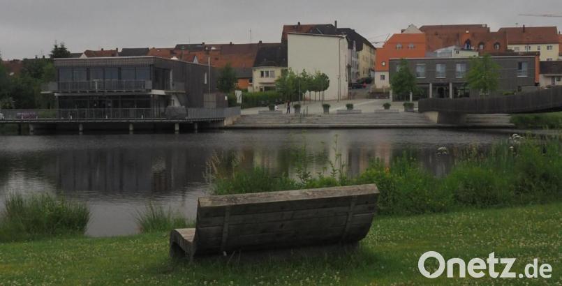 Das „Seenario“ (links das Restaurant, rechts das Hotel) wurde an die Ziegler-Group verkauft. Über Konzept oder Wiederöffnung hat der neue Besitzer keine Aussagen gemacht. Bild: ws