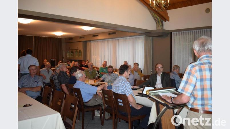 Mit großem Interesse beteiligten sich die Mitglieder an de Jahresversammlung der Teichgenossenschaft Oberpfalz im Landgasthof Burkhard. Bild: bnr