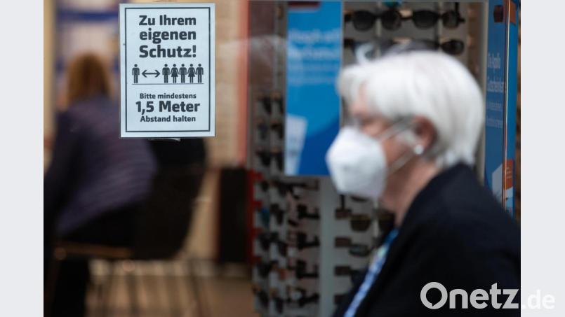 Die Corona-Regeln zum Infektionsschutz gelten seit über einem Jahr. Verstöße dagegen werden als Ordnungswidrigkeiten geahndet. Symbolbild: Tom Weller/dpa