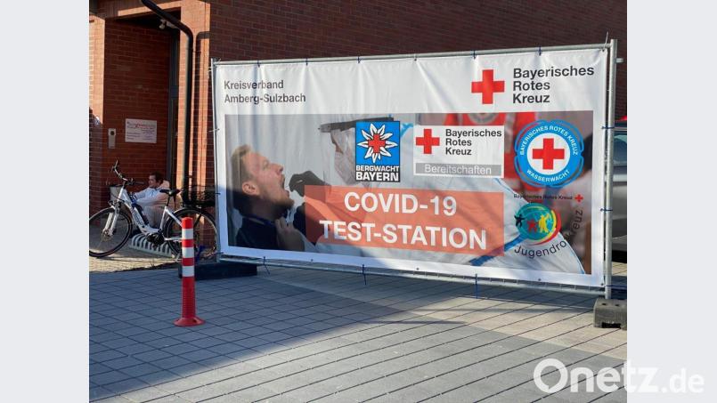 Der Eingang zur Covid-19 Schnellteststation der BRK Bereitschaft Amberg 1. Bild: BRK/Nicolas Stoffregen/exb