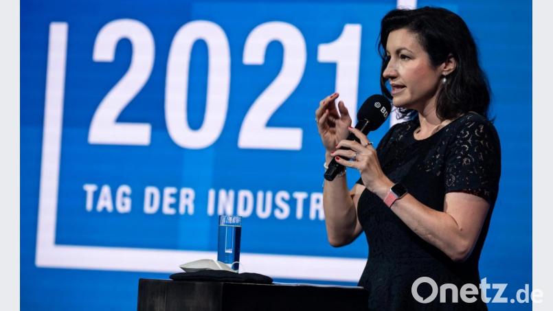 Dorothee Bär (CSU), Staatsministerin für Digitalisierung, spricht beim Tag der deutschen Industrie des Bundesverbandes der Deutschen Industrie (BDI). Bild: Bernd von Jutrczenka