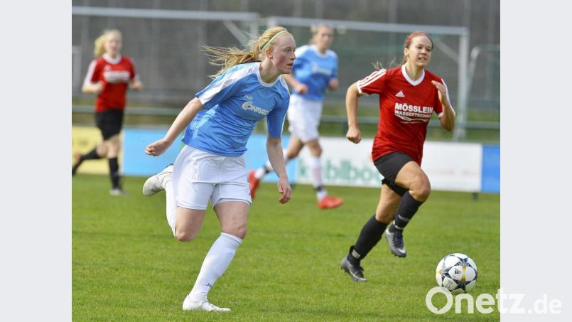 Die Fußballerinnen wollen nicht warten, bis sie im September wieder um Punkte spielen. Sie überbrücken die Wartezeit mit einer Sommerrunde. Archivbild: Hubert Ziegler