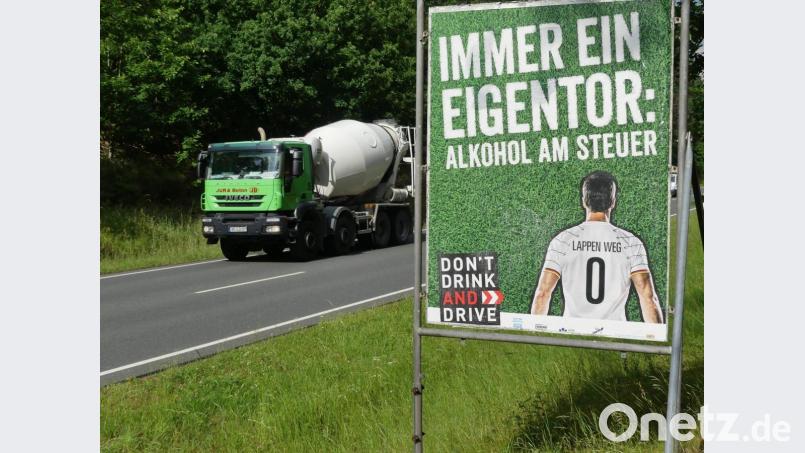 Die Verkehrswacht zeigt Präsenz auf der Straße. Während der Fußball-Europameisterschaft läuft eine Kampagne gegen Alkohol am Steuer. Bild: rn