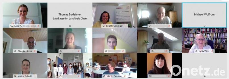 Beim Gründungsspiel &quot;Ideen machen Schule&quot; der Hans-Lindner-Stiftung bastelten die Schüler an ihrer eigenen Geschäftsidee. Die Preisvergabe fand im virtuellen Raum statt. Bild: Hans Lindner Stiftung/exb