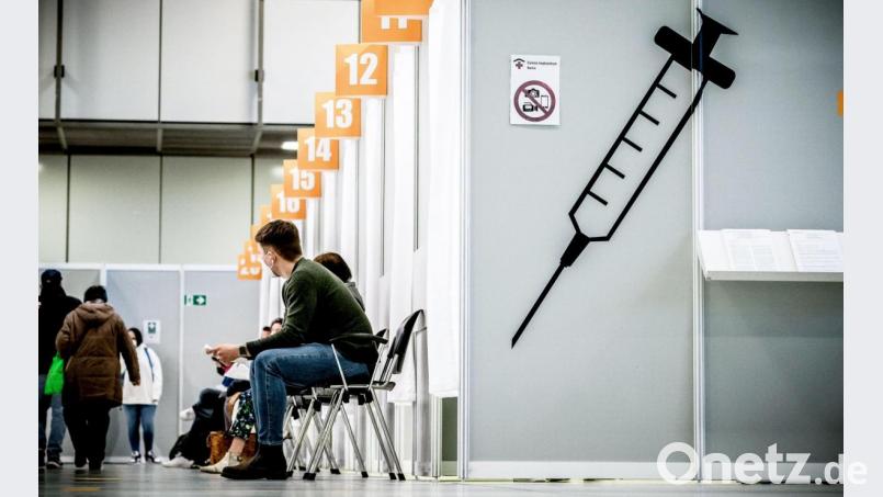 Sie haben sich für eine Impfung entschieden. Symbolbild: Michael Kappeler, dpa