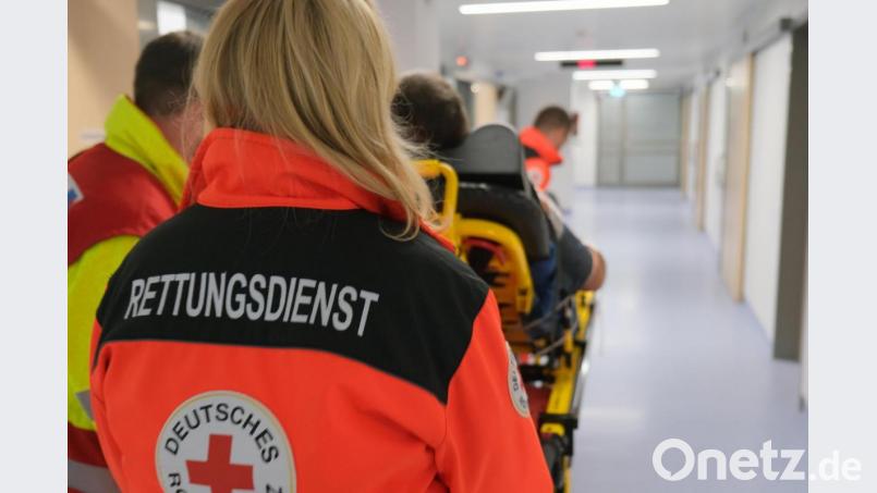 Ein Patient wird im Rettungswagen ins Klinikum Amberg gebracht. Bild:  Klinikum/Dietl/exb