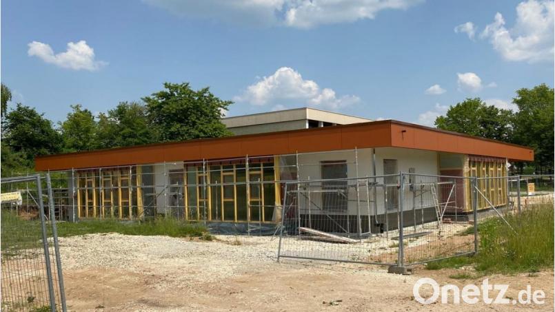 Ein Großprojekt der Gemeinde soll im Herbst fertig sein: Der neue Kindergarten. Bild: Völkl
