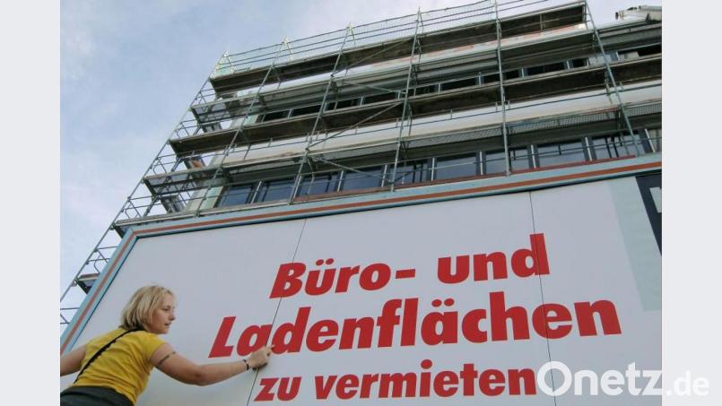 Gewerbeflächen sind in Weiden rar. Nach dem Aus für das geplante Gewerbegebiet West IV lotet die Stadtverwaltung im Moment alle möglichen Alternativen aus. Ende 2021 soll das Gewerbeflächenentwicklungskonzept stehen. Symbolbild: Armin Weigel/dpa