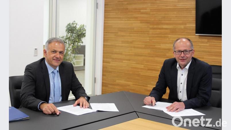 Landrat Roland Grillmeier und Bürgermeister Roman Schäffler (von links) sprechen von einer &quot;Win-win-Situation&quot;. Bild: stg