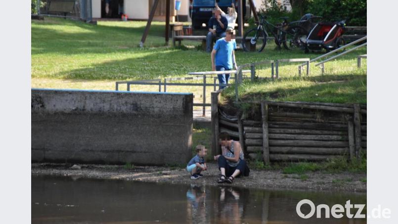 Auf dem Trockenen: Noch ist kein Wasser in der Waldnaab zum Baden und Kanu fahren aufgestaut. Bild: hcz