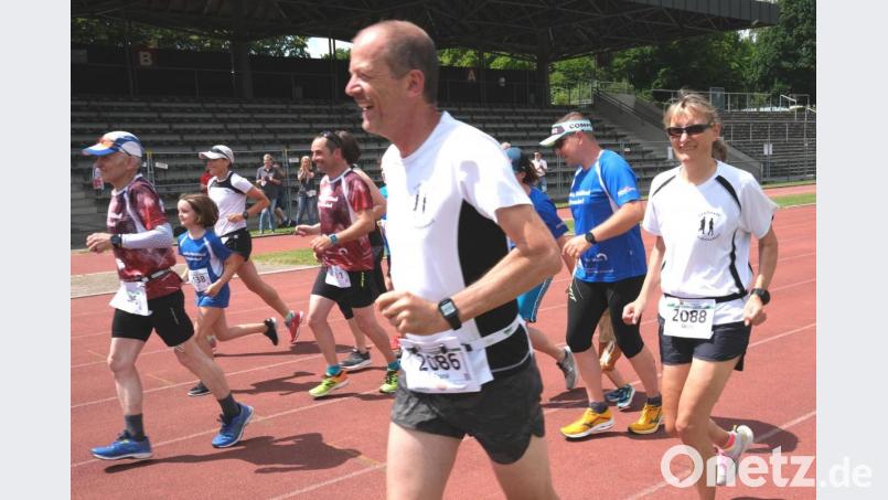 Am Samstag fiel der Startschuss für den 15. Schwandorfer Charity-Lauf, der diesmal eine ganze Woche dauert. Bild: Hirsch