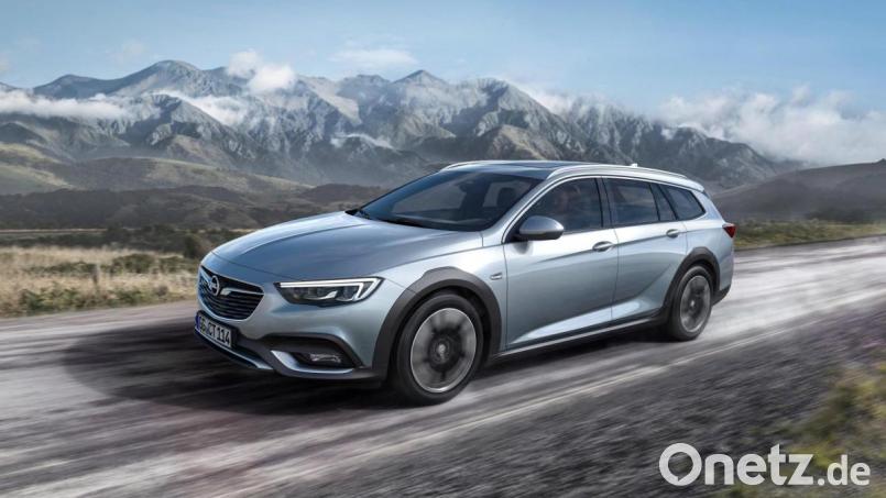 Über Stock und Stein: Ein bisschen offroad darf's mit dem Opel Insignia Country Tourer schon gehen. Bild: Opel Automobile GmbH/dpa