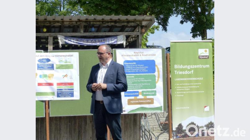 Der Landrat von Weißenburg-Gunzenhausen, Manuel Westphal, erläuterte das Klimaschutzkonzept in seinem Landkreis. Bild: jp