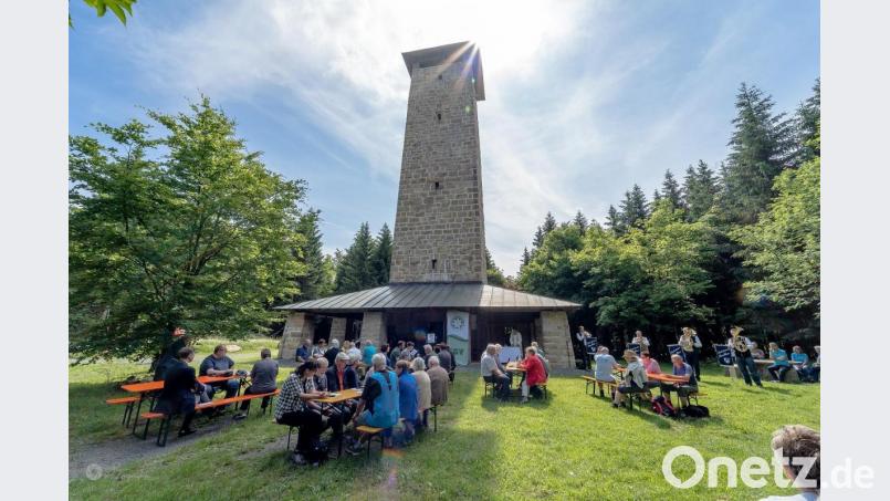 Viele FGV-Mitglieder hatten sich auf dem Kornberg zum Gedenkgottesdienst eingefunden. Bild: exb