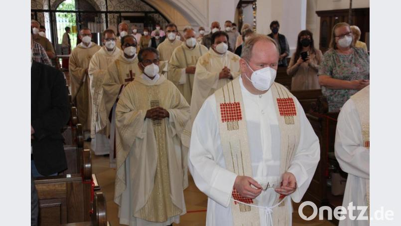 Einzug in die Stadtpfarrkirche Mariä Himmelfahrt. Bild: kro