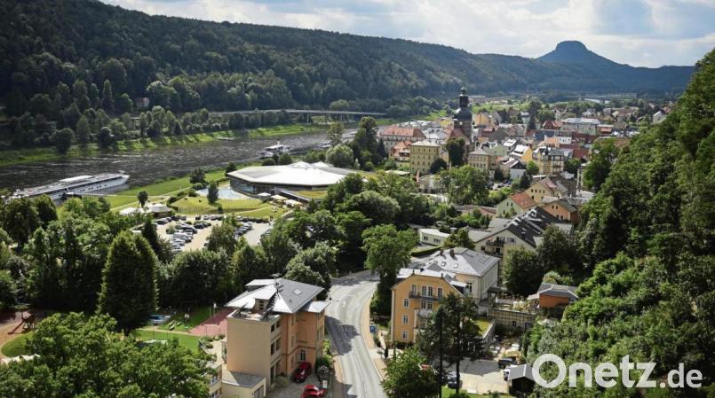 Bad Schandau liegt idyllisch an der Elbe und hat sich in den vergangenen Jahren zu einem touristischen Hotspot entwickelt. Nur ein paar Meter oberhalb der alten Mühle beginnt der Nationalpark Sächsische Schweiz mit seinen zerklüfteten Felsen in bizarren Formen und steilen Schluchten, die schon im 18. Jahrhundert Romantiker und Künstler begeisterten. Bild:  Britta Pedersen/dpa