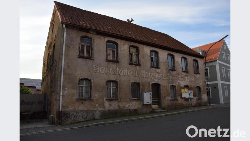 Damit die Umbau- und Sanierungsarbeiten beim Anwesen Marktplatz 4 starten können, bestimmt der Marktrat verschiedene Fachplaner. Bild: fla