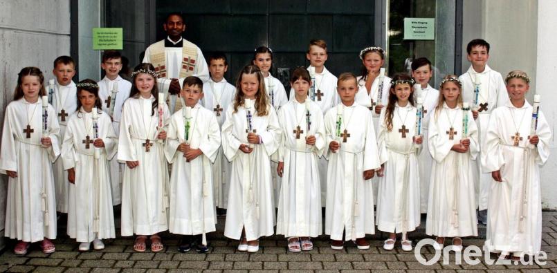 Die Pirker Kinder gingen zum ersten Mal zur Kommunion. Bild: zer