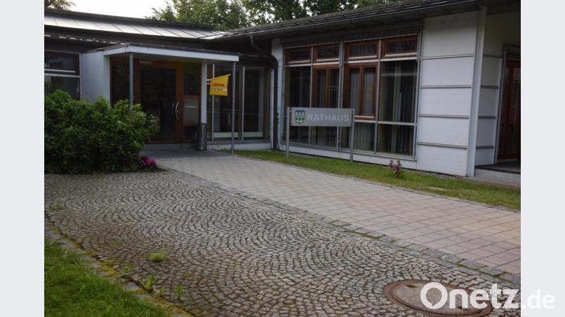 Das Rathaus und die Post sind für den Parteiverkehr wieder zu den bekannten Öffnungszeiten frei zugänglich. Bild: fla