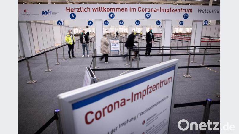 Der Eingangsbereich des Corona-Impfzentrums in den Hamburger Messehallen. Symbolbild: Christian Charisius/dpa