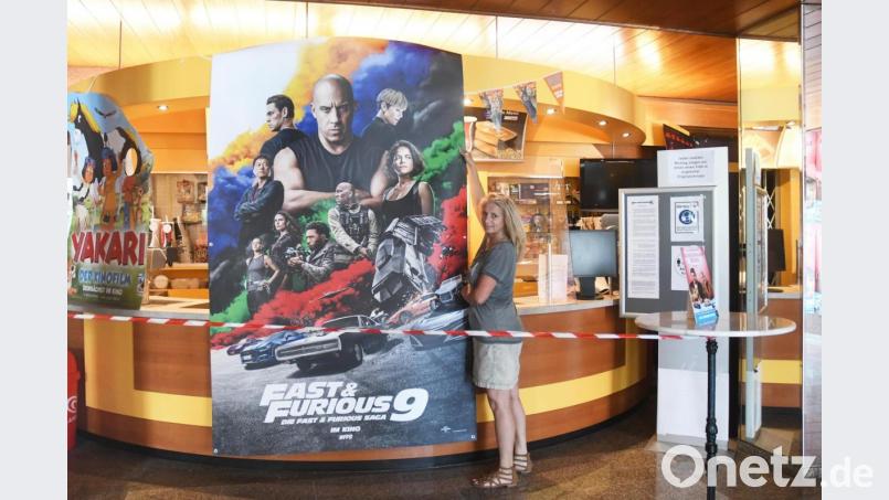 Lange gab es keinen Blockbuster mehr in den Kinos. &quot;Fast &amp; Furios 9&quot; startet bundesweit am 15. Juli. Auch Lisa und Evelyn Nadler (im Bild) vom Neue Welt Kinocenter hoffen auf viele Besucher. Bild: Gabi Schönberger