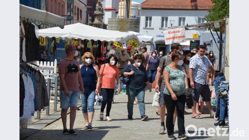 Gut besucht war am Sonntag der traditionsreiche Peter- und Paulmarkt. Bild: jr