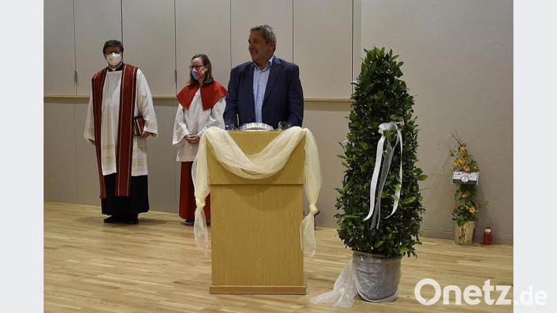 Bürgermeister Joachim Neuß bei seinem Grußwort. Bild: sck