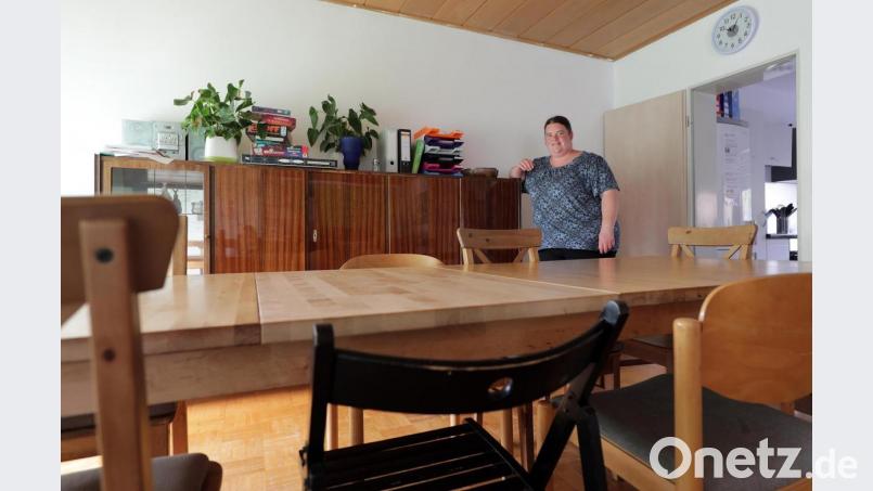 Die Einrichtung im Haus Meilenstein in Amberg ist alt und abgewohnt. Die Verantwortlichen um Erziehungsleiterin Daniela Arnold würden gerne vieles erneuern. Sie haben ausgerechnet, dass etwa 18.000 Euro benötigt werden, um die notwendigsten Dinge anschaffen zu können. Bild: Wolfgang Steinbacher