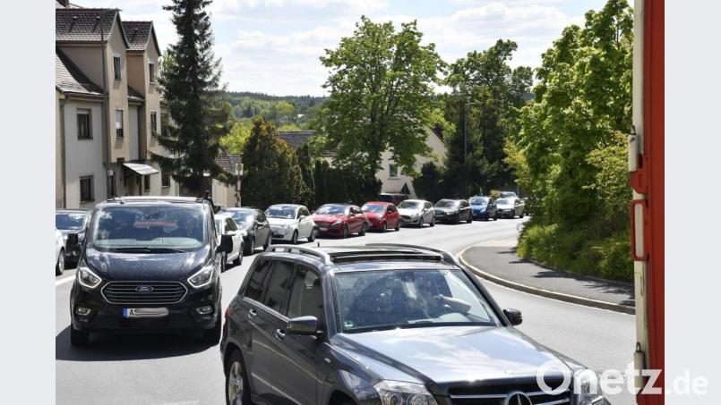 Die Ampelregelung am Bierhalsberg sorgt immer wieder für lange Rückstaus. Bild: Petra Hartl