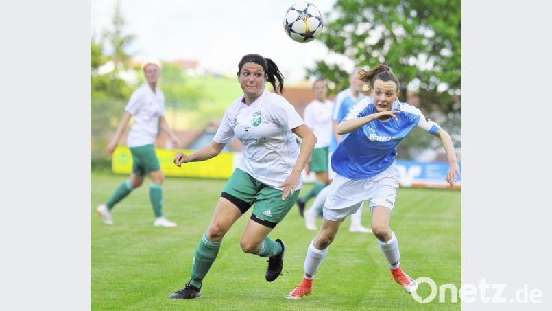 Nach der abgebrochenen Corona-Saison hoffen die Fußballerinnen wieder auf eine &quot;normale&quot; Spielzeit. Die Ligen sind schon einmal eingeteilt. Symbolbild: Ziegler