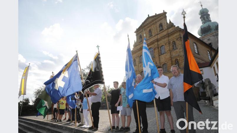 Ein Foto aus Vor-Corona-Zeiten: Schlussandacht auf dem Mariahilfbergfest 2018 in Amberg mit Weihbischof Reinhard Pappenberger. Archivbild: Wolfgang Steinbacher