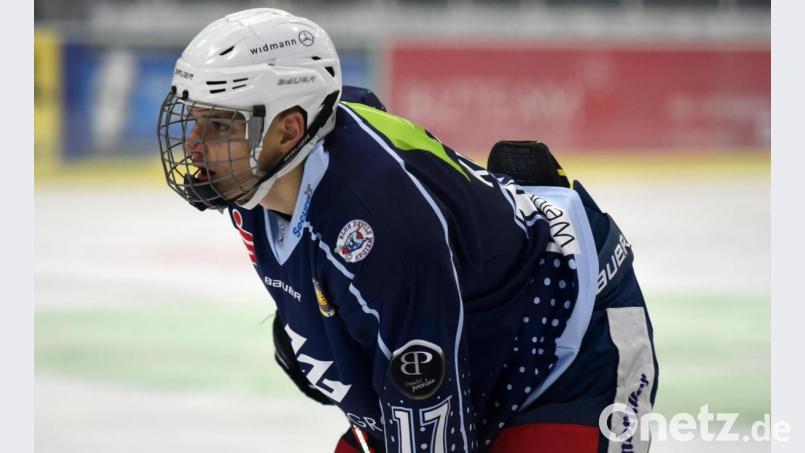 Adrian Klein, hier noch im Trikot der Blue Devils Weiden, wurde vom kanadischen Team der Peterborough Petes gedraftet. Archivbild: gb