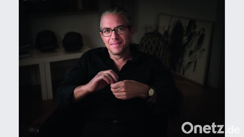 Steffen Kopetzky liest aus seinem aktuellen Roman „Monschau“. Bild: Marc Reimann/exb