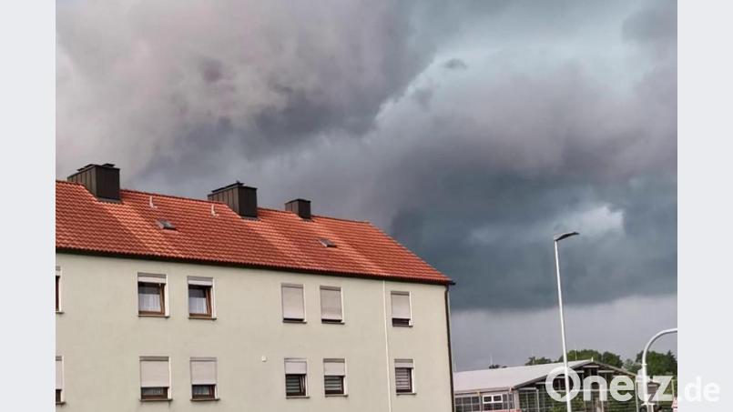 Aus solchen Wolken können Tornados entstehen. Sandra Müller hat sie in Sulzbach-Rosenberg fotografiert. Bild: Sandra Müller