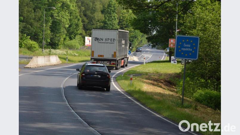 Noch können Fahrzeuge den Grenzübergang Waldsassen-Eger nutzen. Ab 5. Juli ist er aber für vier Wochen gesperrt. Bild: jr