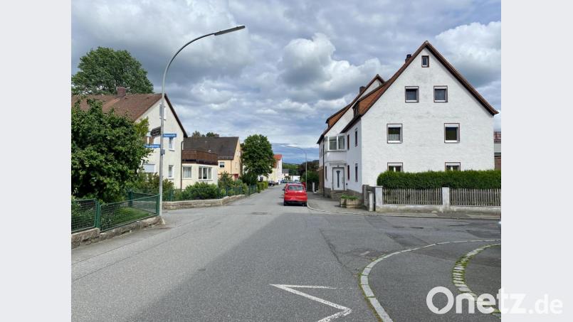 Der Forstweg mit seinen Nebenstraßen ist eines der Gebiete in der Gemeinde, in dem überall Falzrohre verlegt sind, die zwingend ausgewechselt werden müssen. Für die Reginastraße sind bereits Mittel im Haushalt vorgesehen. Bild: Eichl